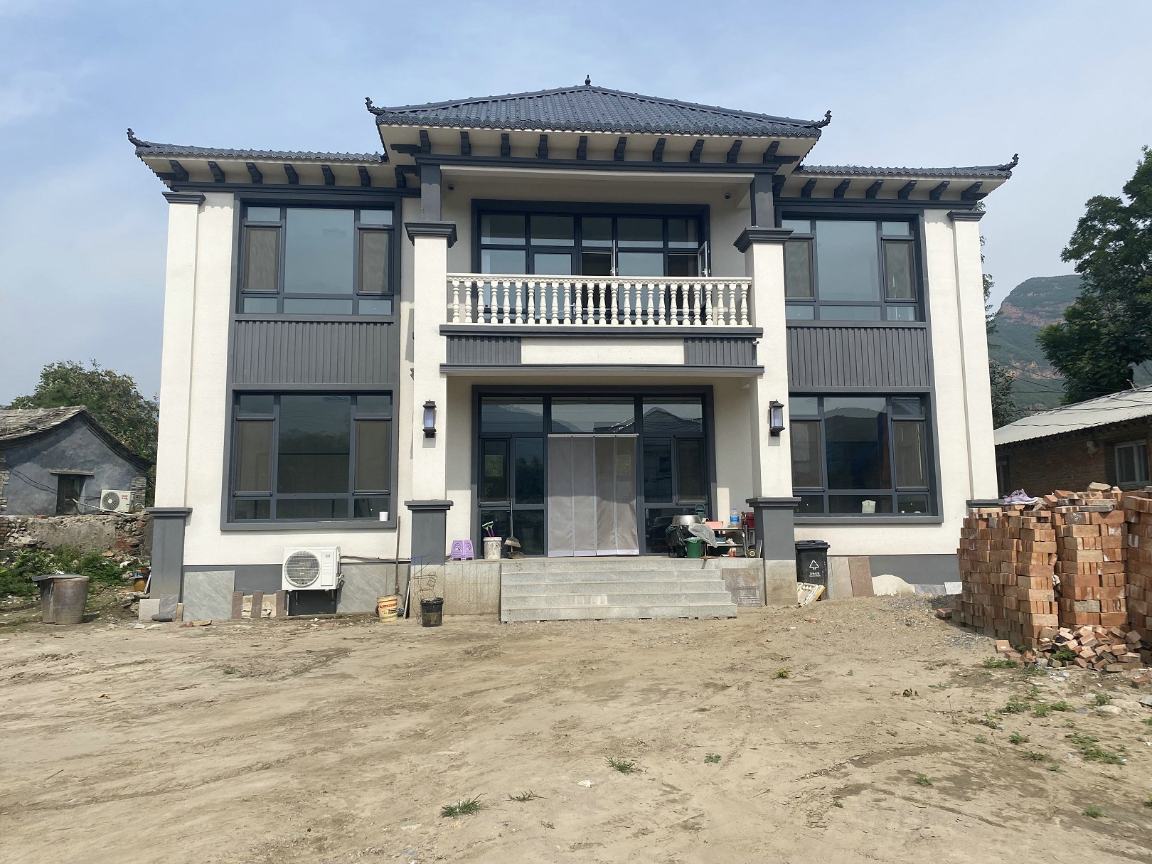 北京房山磁家務二層中式自建別墅